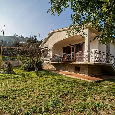 La Chiusa Apartment *